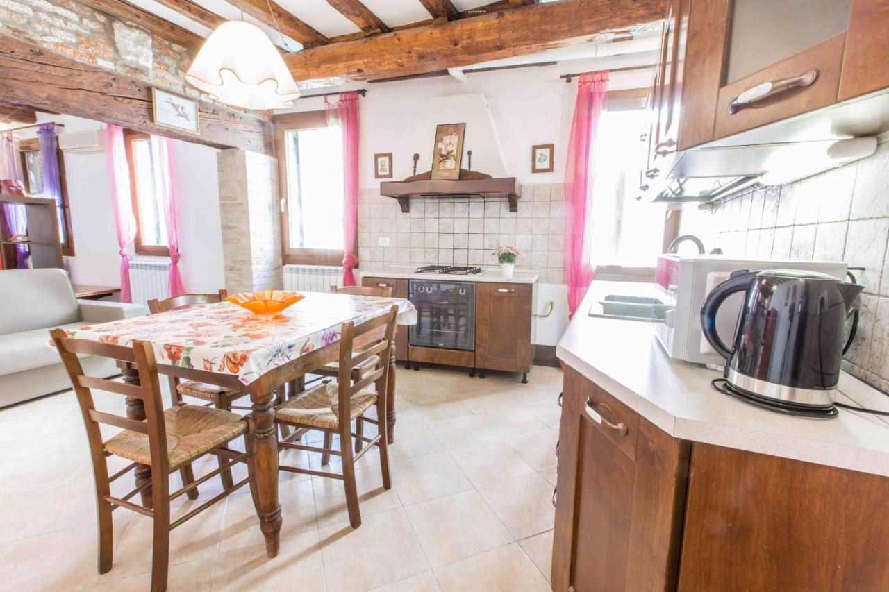 Canal Dream Cosy Apartment With Canal View Venecia Exterior foto